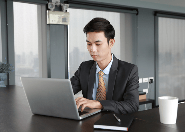 A translator formats a technical manual as Chinese Translation Services in New Jersey keeps engineering terminology.