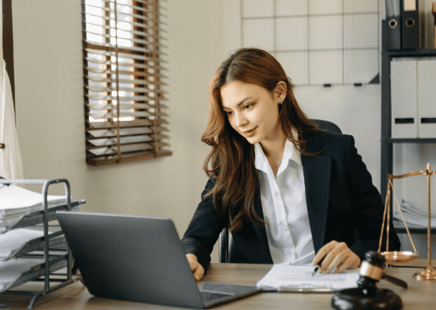 Lawyer using Certified translation services with notarization to ensure accuracy, identity verification and compliance.