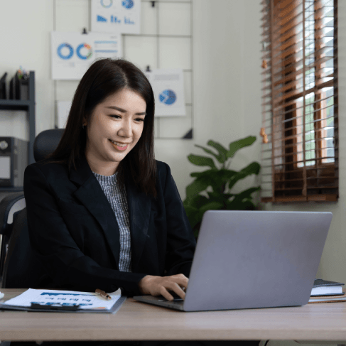 A translator reviews a varied dialects glossary with Spanish Translation Services in New Jersey to fit Mexican and Spanish.